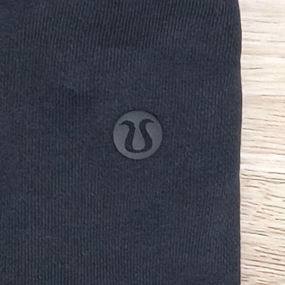 Lululemon Women's Black Hoodie - Picture 5 of 6
